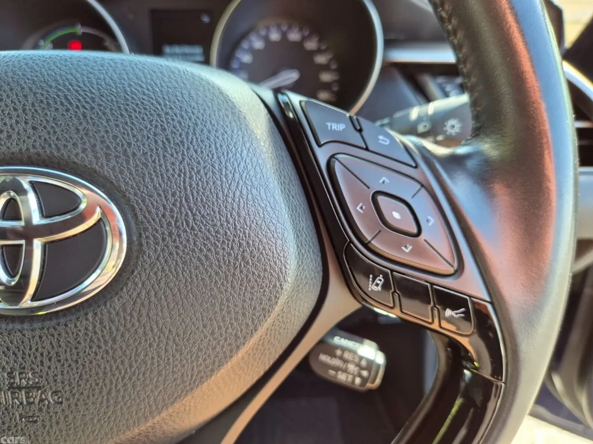Toyota C-HR SUV, Petrol Hybrid, 2021, Blue