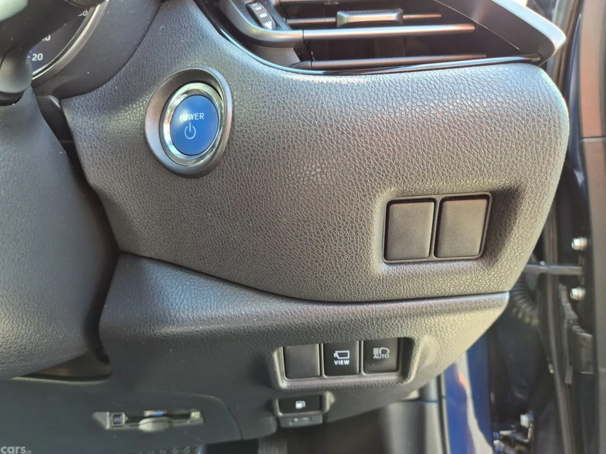 Toyota C-HR SUV, Petrol Hybrid, 2021, Blue