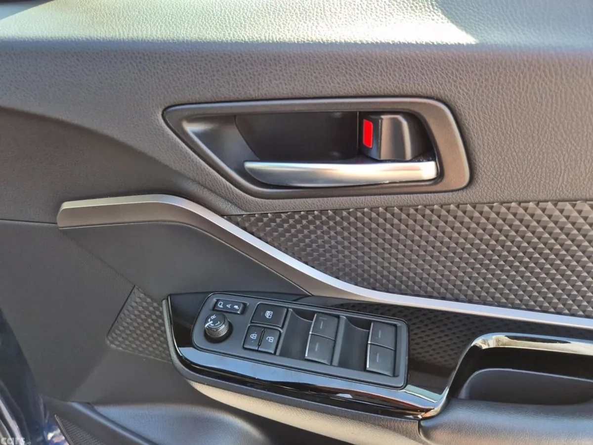 Toyota C-HR SUV, Petrol Hybrid, 2021, Blue