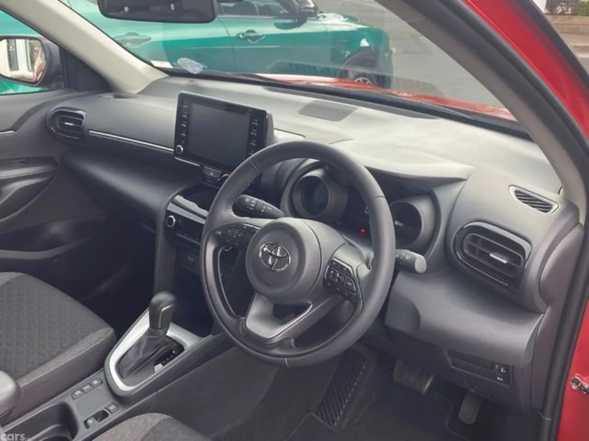 Toyota Yaris Hatchback, Petrol Hybrid, 2023, Red
