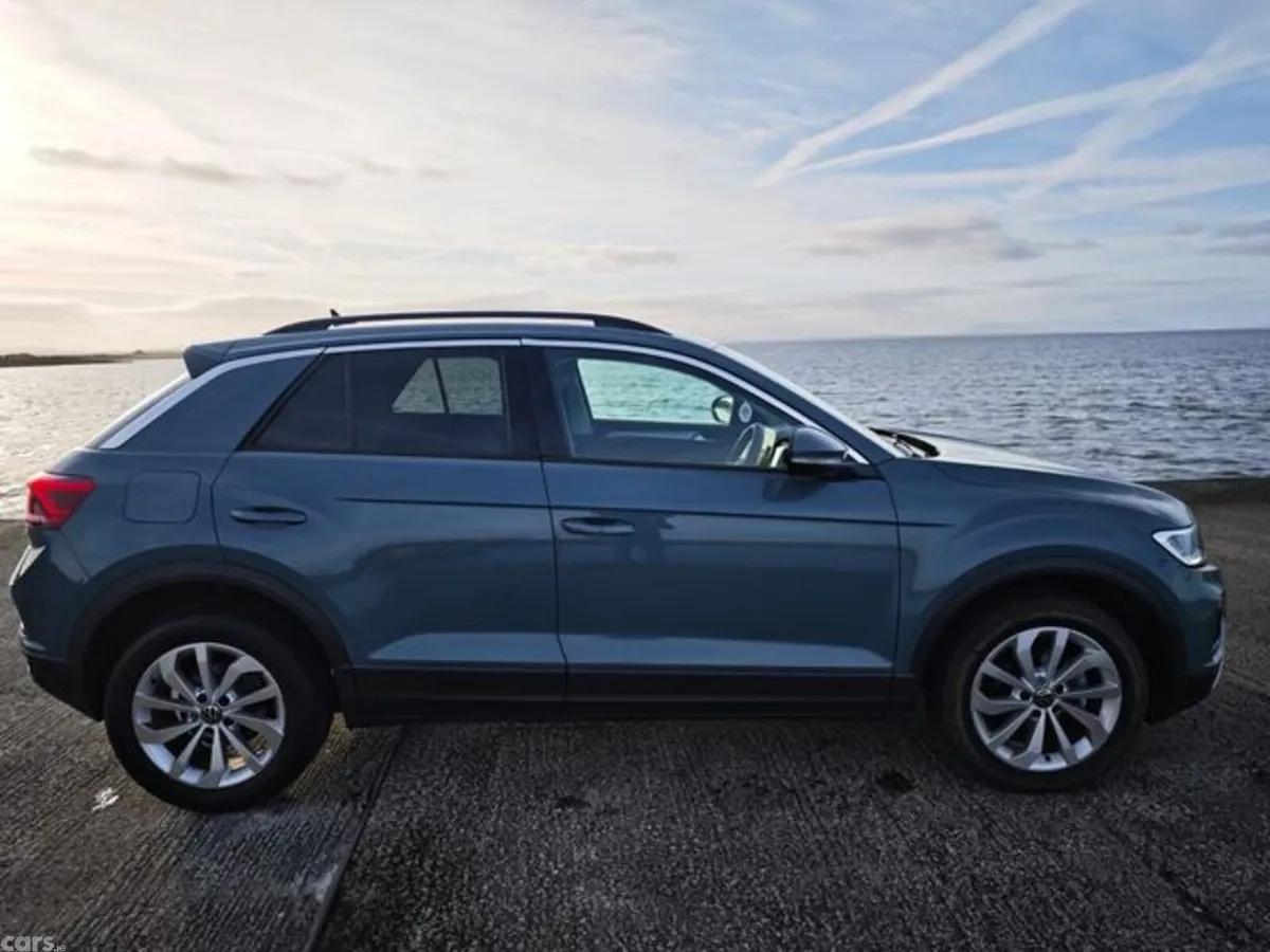 Volkswagen T-Roc Estate, Diesel, 2024, Blue
