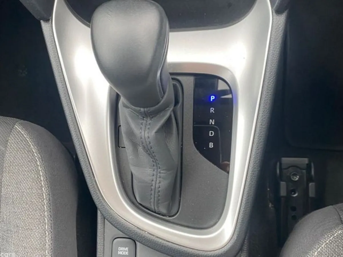 Toyota Yaris Hatchback, Petrol Hybrid, 2023, Red
