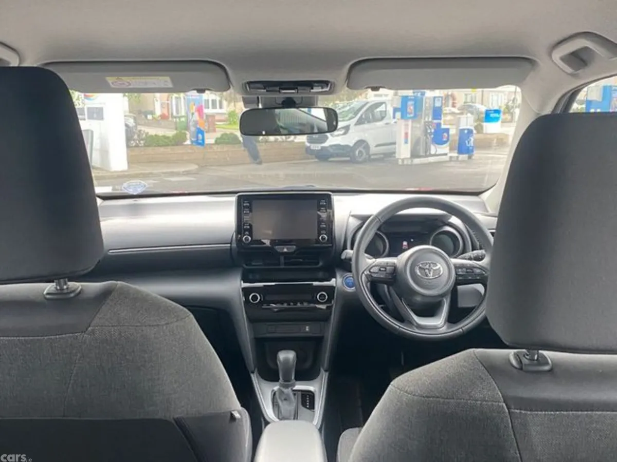 Toyota Yaris Hatchback, Petrol Hybrid, 2023, Red