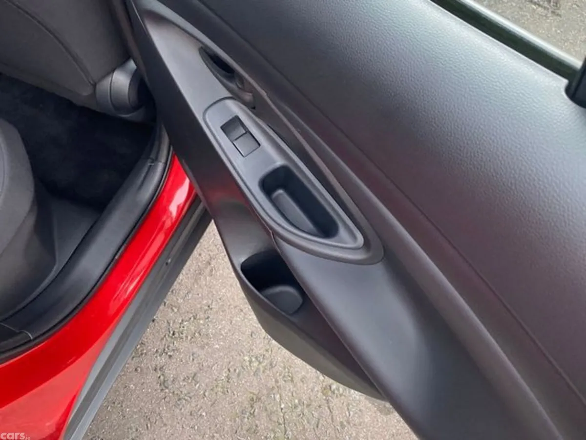 Toyota Yaris Hatchback, Petrol Hybrid, 2023, Red