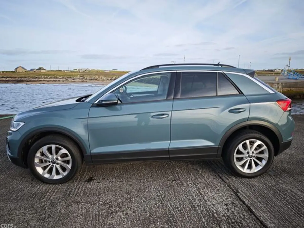 Volkswagen T-Roc Estate, Diesel, 2024, Blue