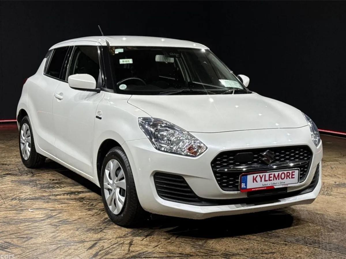 Suzuki Swift Hatchback, Petrol Hybrid, 2023, White