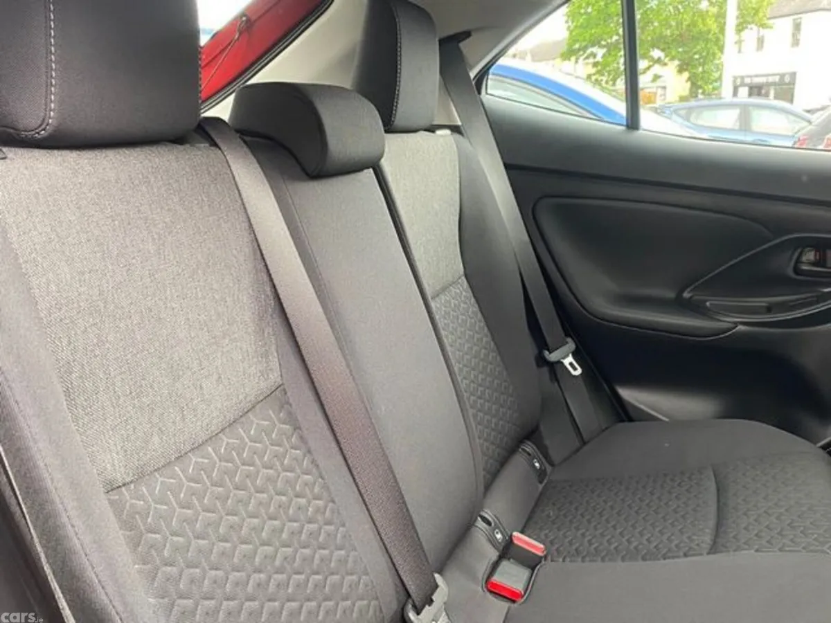 Toyota Yaris Hatchback, Petrol Hybrid, 2023, Red