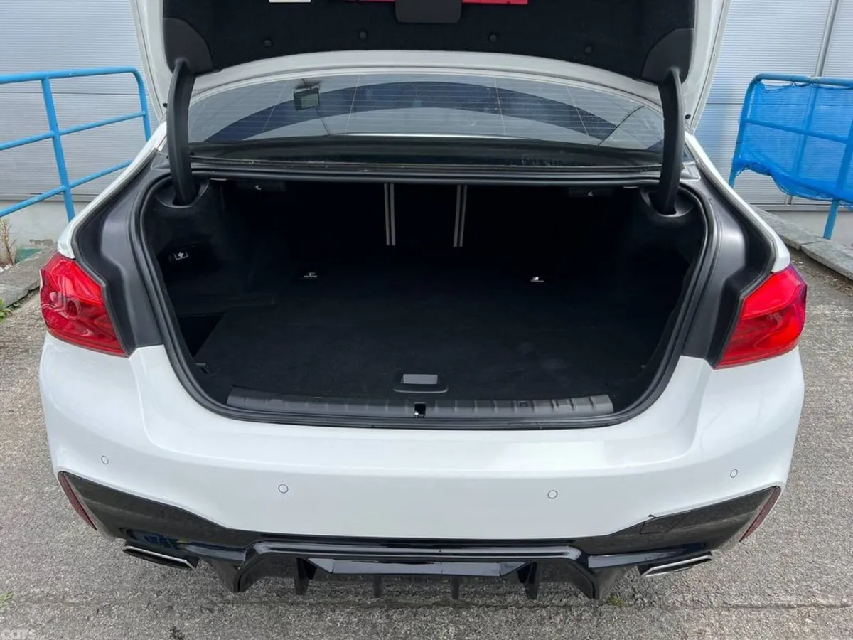 BMW 5-Series Saloon, Petrol Plug-in Hybrid, 2017, White