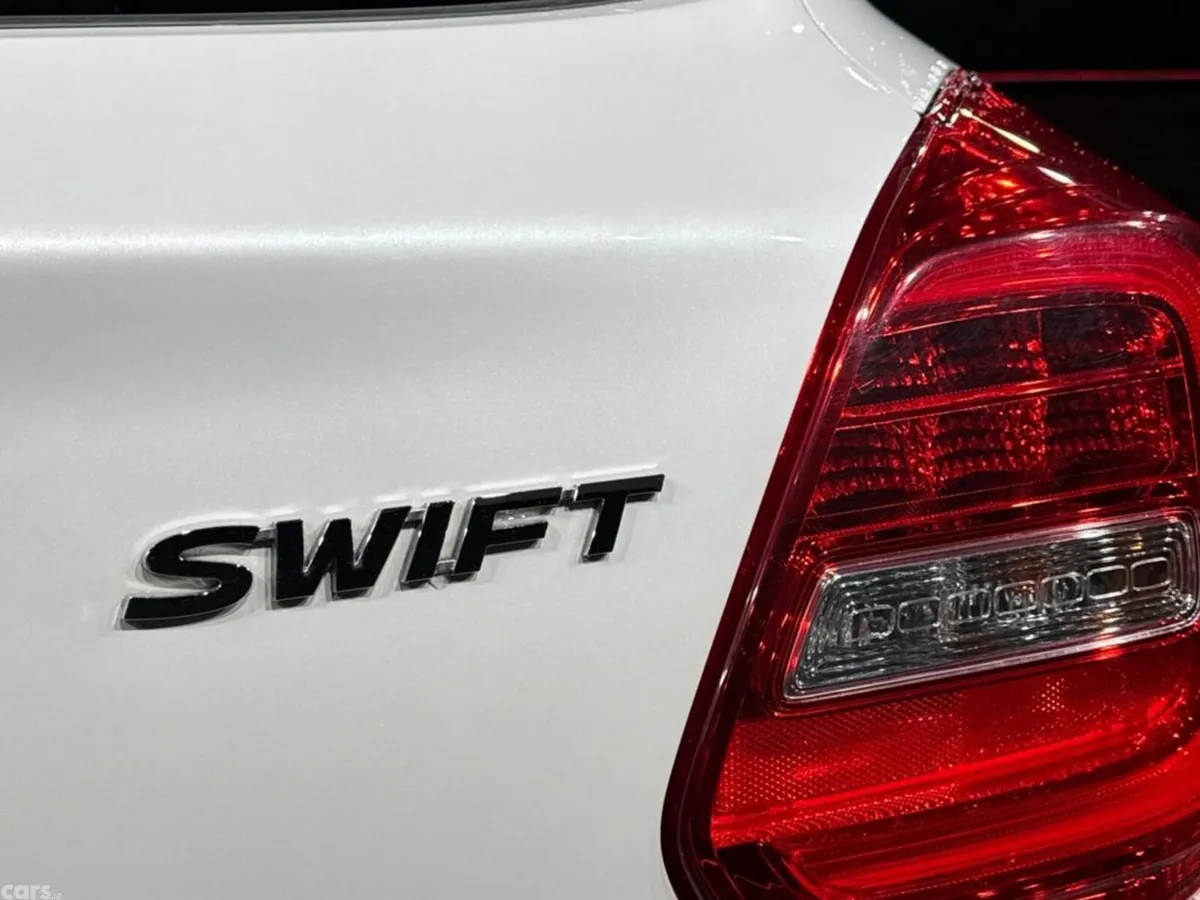 Suzuki Swift Hatchback, Petrol Hybrid, 2023, White