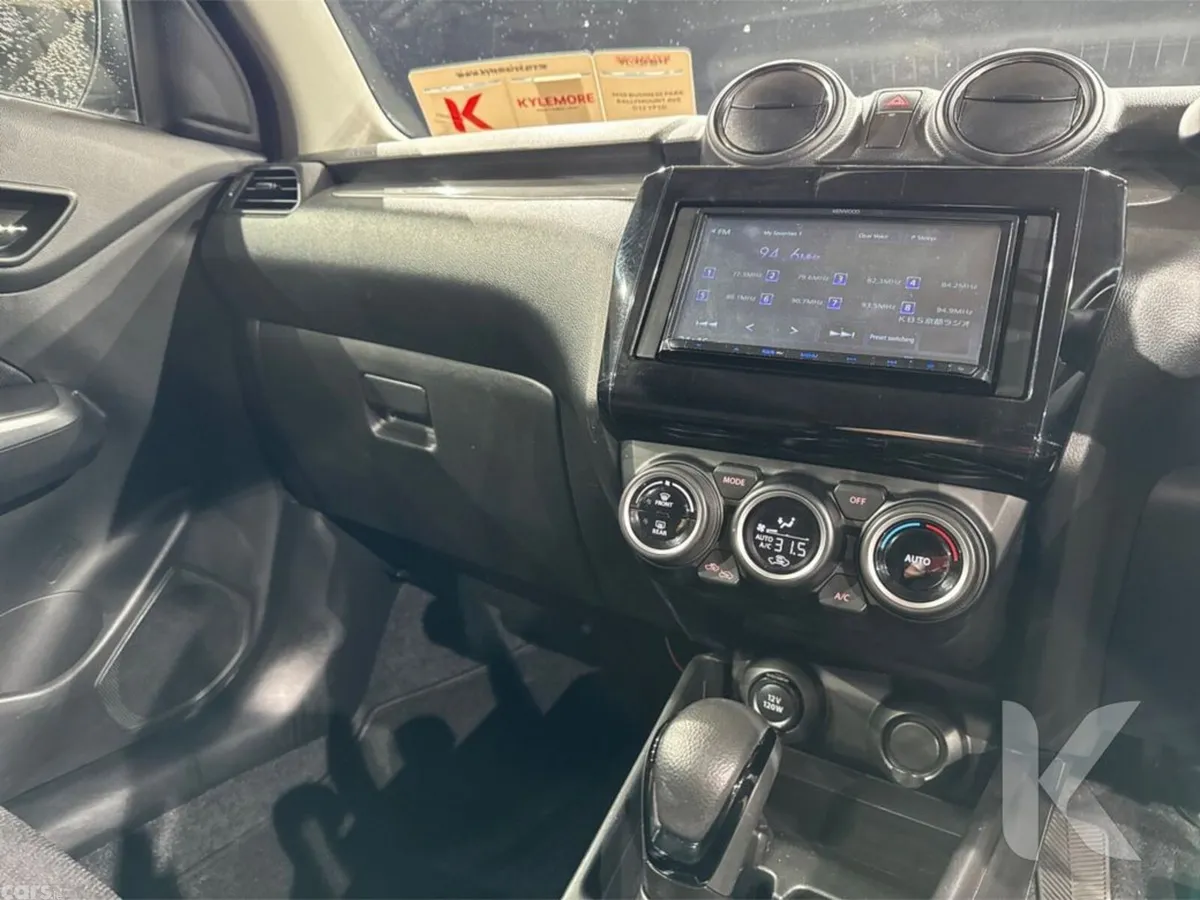 Suzuki Swift Hatchback, Petrol Hybrid, 2023, White