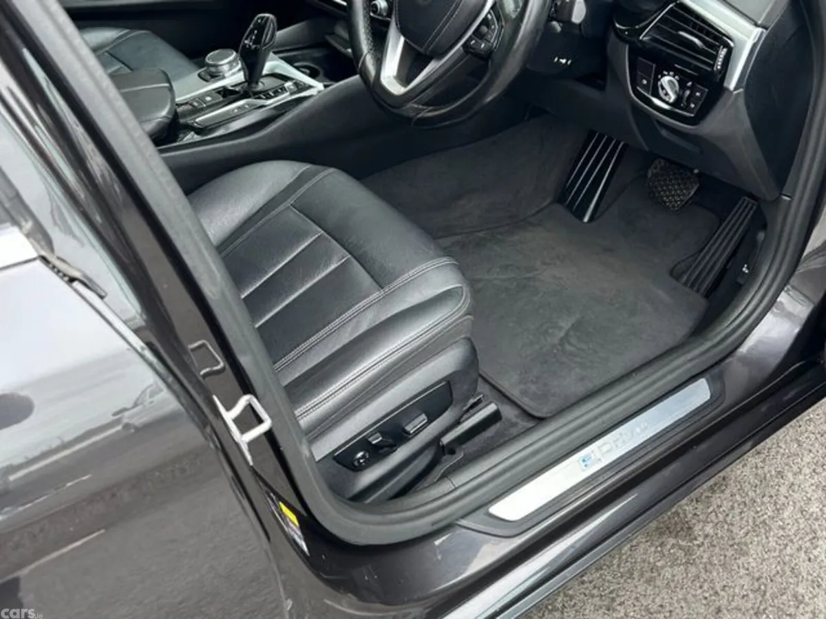 BMW 5-Series Saloon, Petrol Plug-in Hybrid, 2019, Black