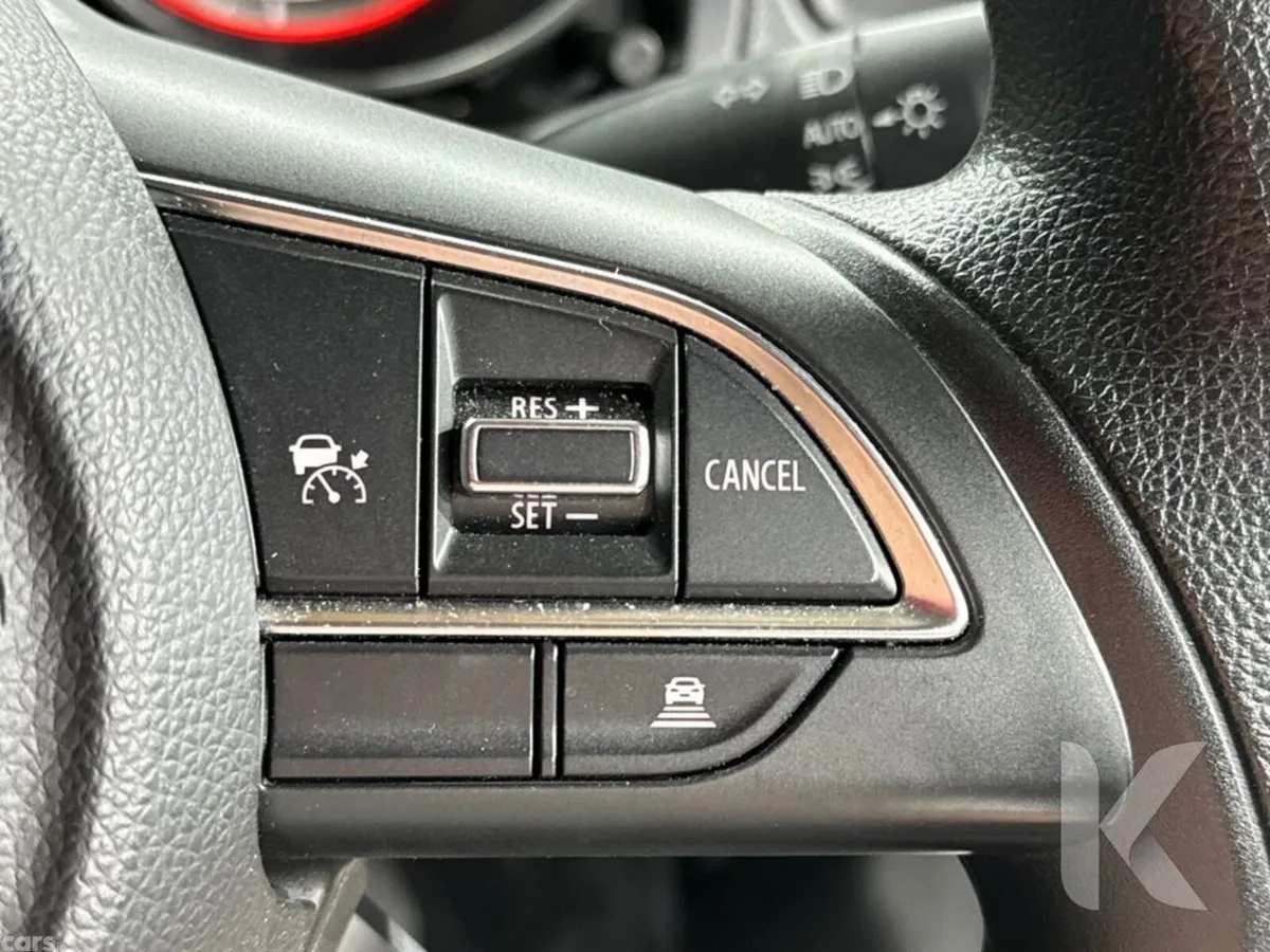 Suzuki Swift Hatchback, Petrol Hybrid, 2023, White