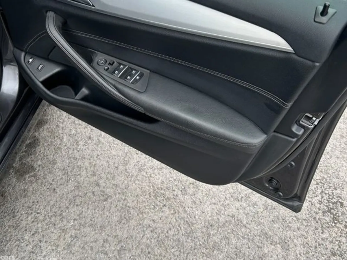 BMW 5-Series Saloon, Petrol Plug-in Hybrid, 2019, Black