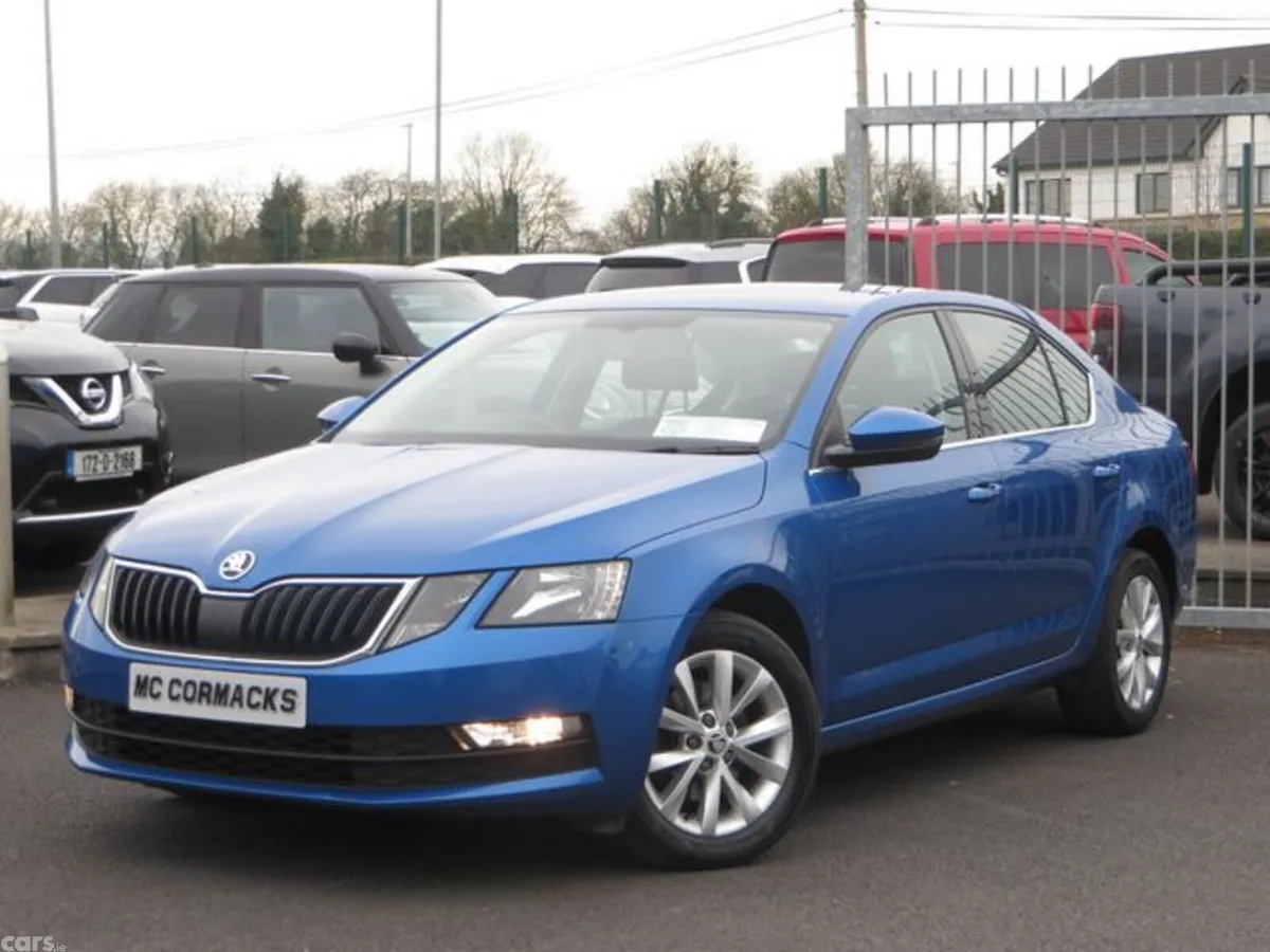 Skoda Octavia Saloon, Petrol, 2020, Blue