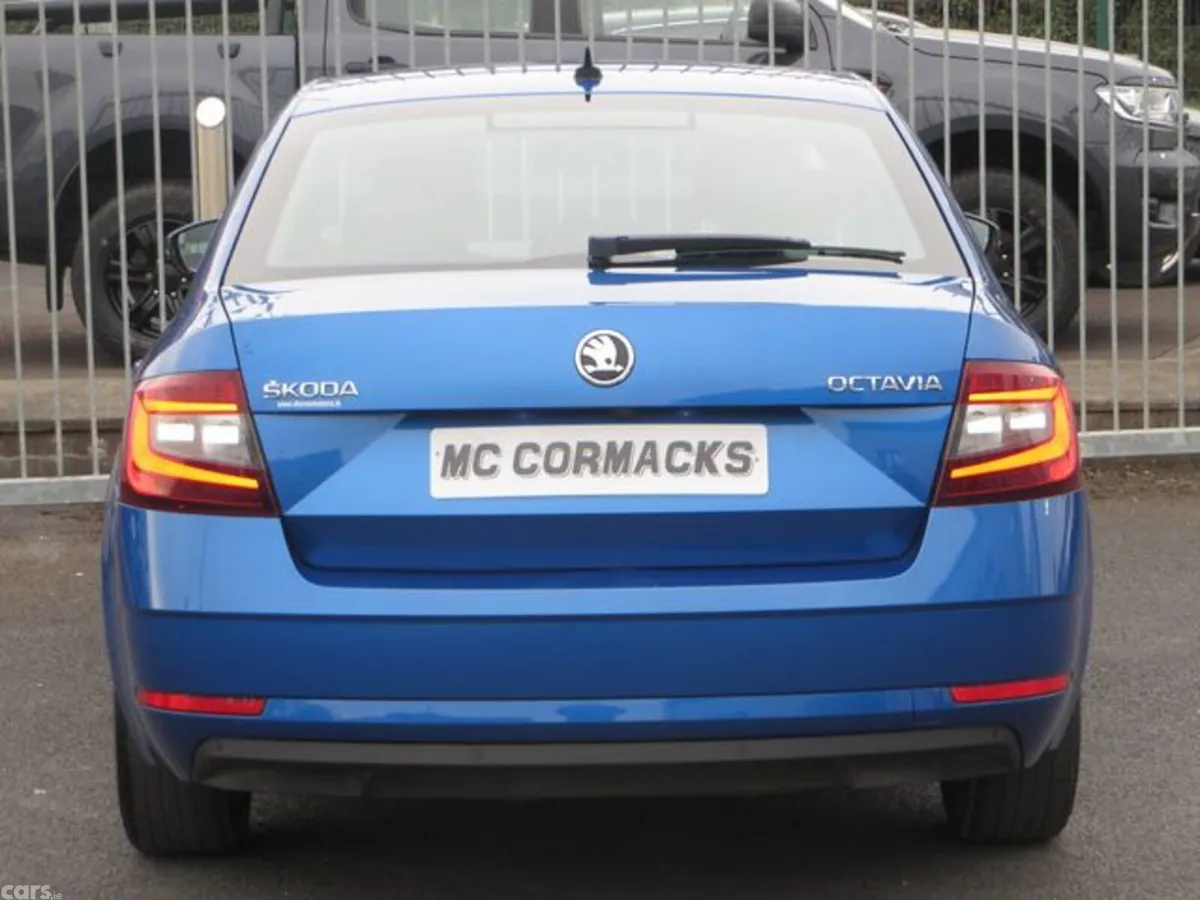Skoda Octavia Saloon, Petrol, 2020, Blue