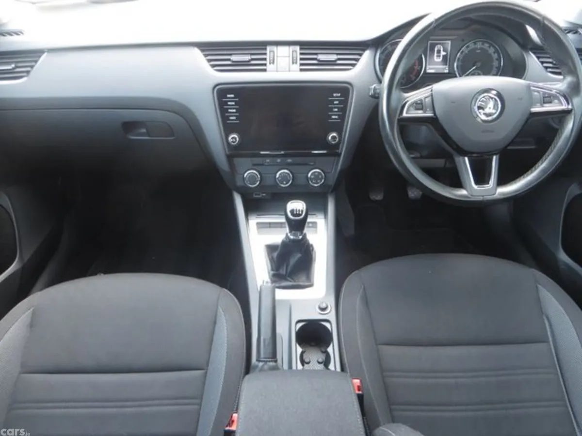 Skoda Octavia Saloon, Petrol, 2020, Blue