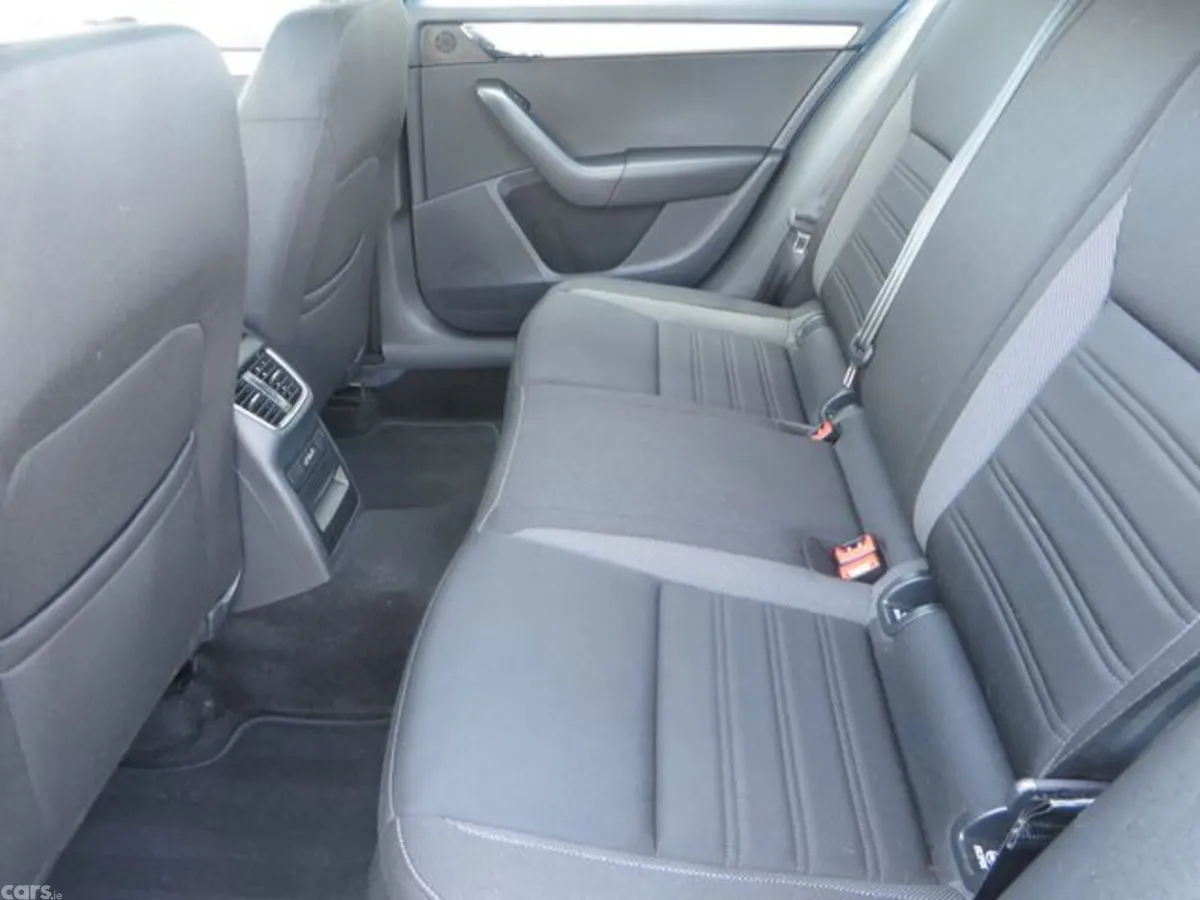 Skoda Octavia Saloon, Petrol, 2020, Blue