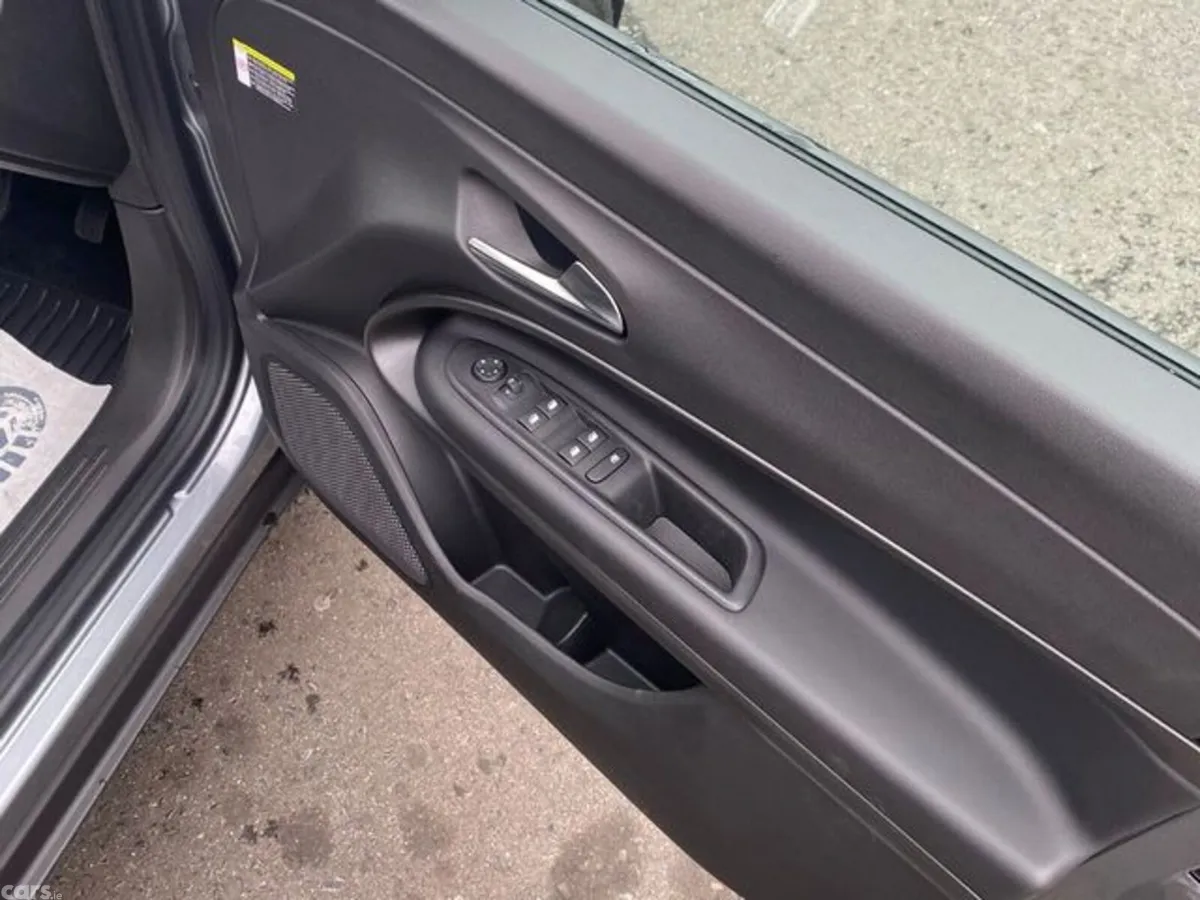 Jeep Avenger SUV, Petrol Hybrid, 2027, Grey