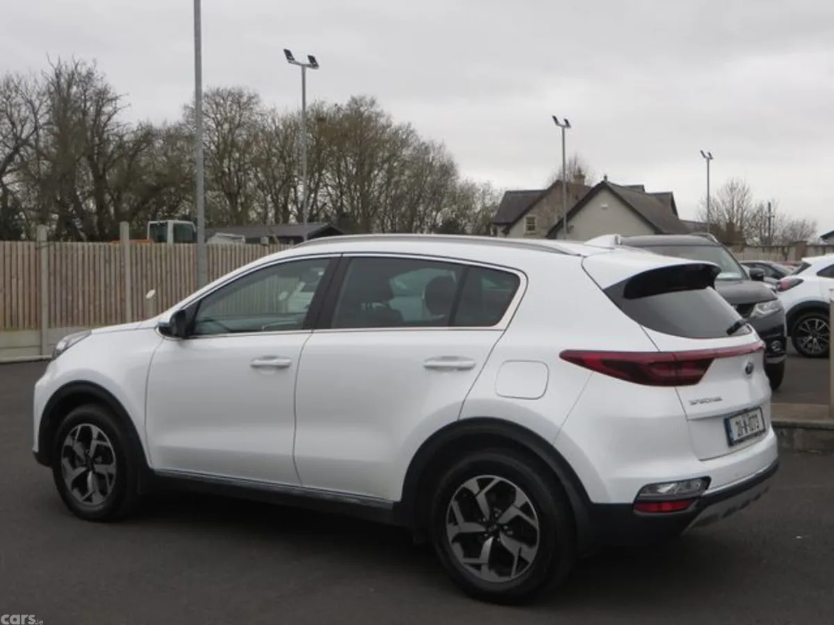 Kia Sportage MPV, Diesel Hybrid, 2021, White