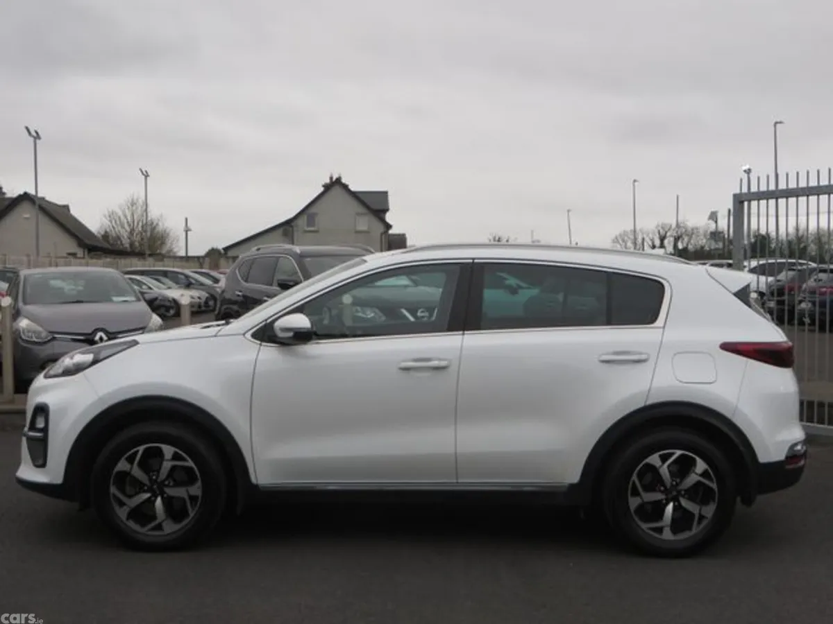Kia Sportage MPV, Diesel Hybrid, 2021, White
