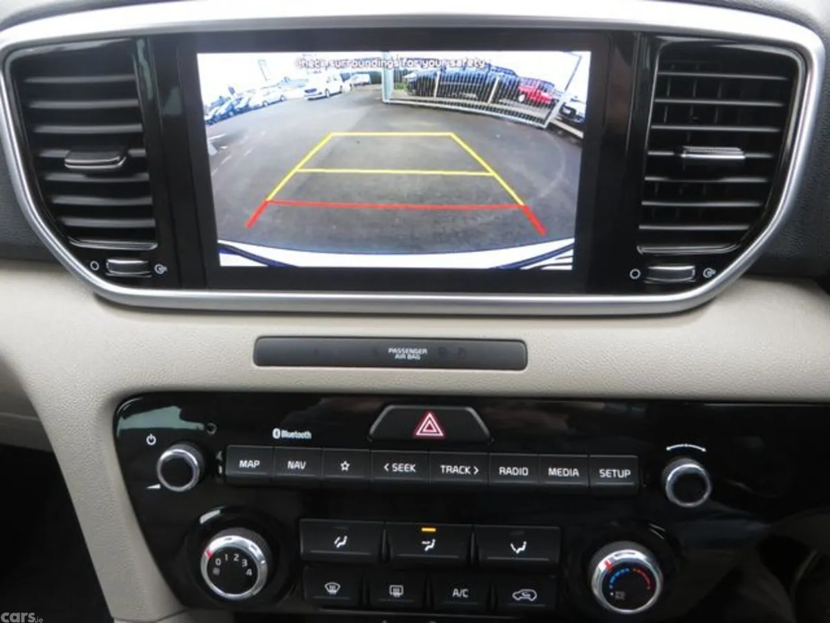 Kia Sportage MPV, Diesel Hybrid, 2021, White