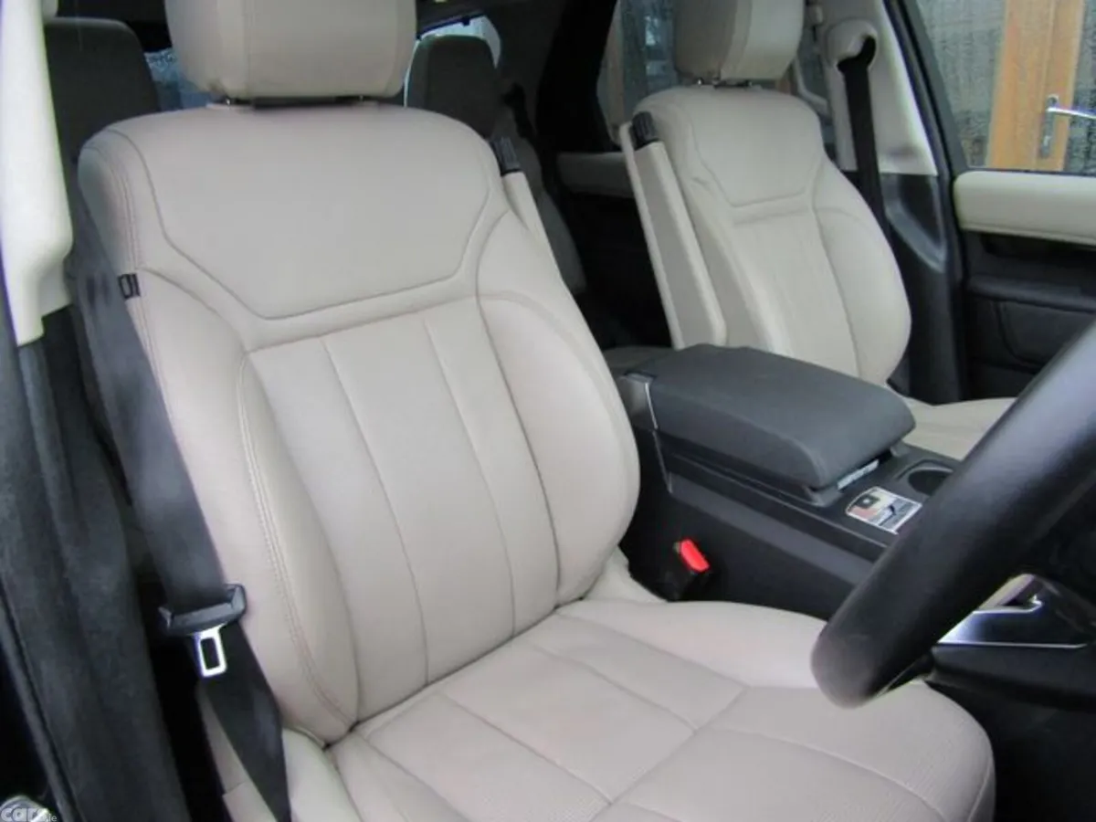 Land Rover Discovery Estate, Diesel, 2017, Black