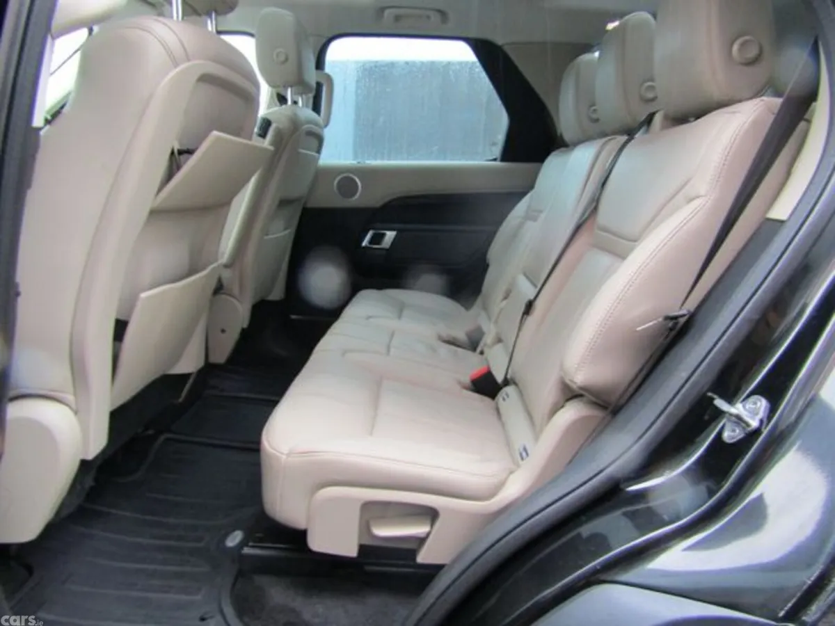 Land Rover Discovery Estate, Diesel, 2017, Black