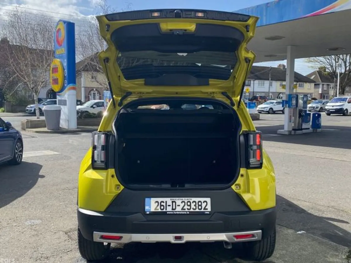 Fiat Grande Panda Hatchback, Petrol Hybrid, 2026, Yellow