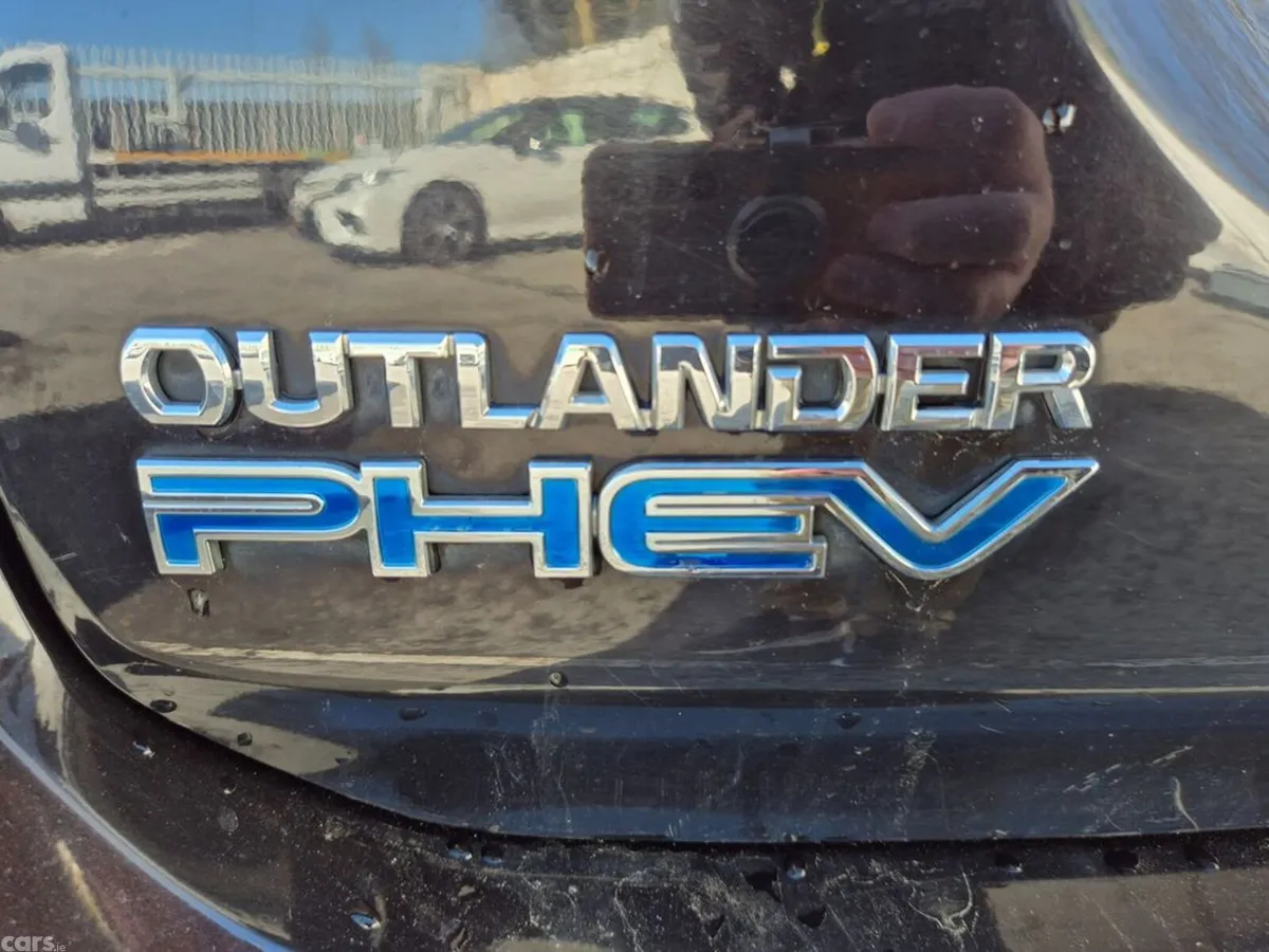 Mitsubishi Outlander Estate, Petrol Plug-in Hybrid, 2021, Black