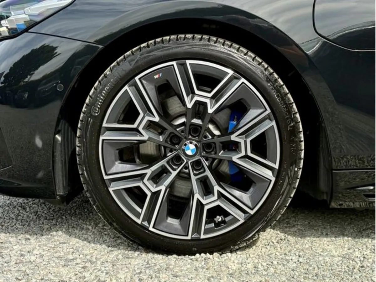 BMW 5-Series Estate, Petrol Hybrid, 2025, Black