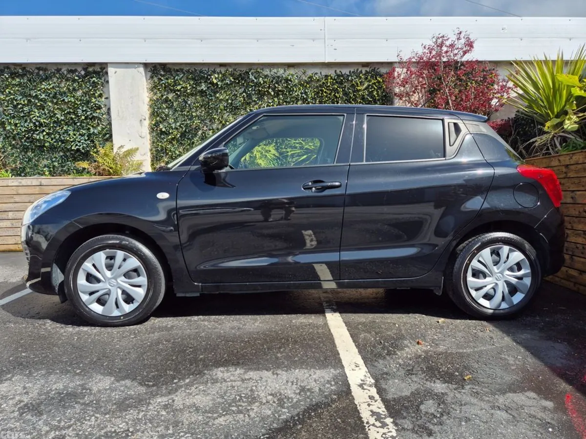Suzuki Swift Hatchback, Petrol, 2023, Black