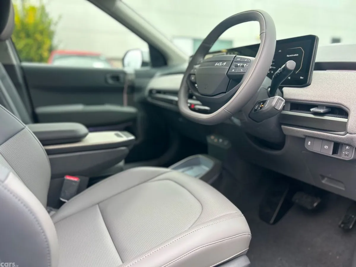 Kia EV3 SUV, Electric, 2027, Silver