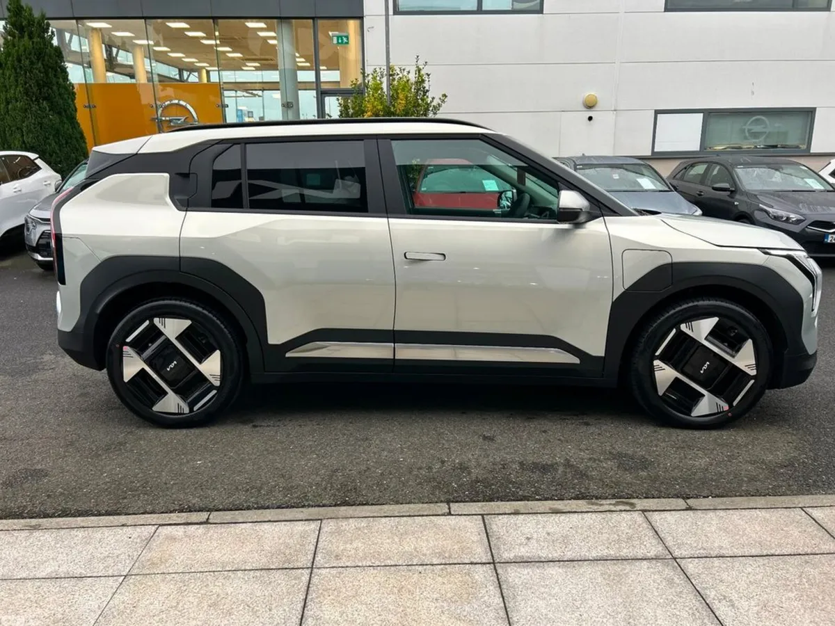 Kia EV3 SUV, Electric, 2027, Silver