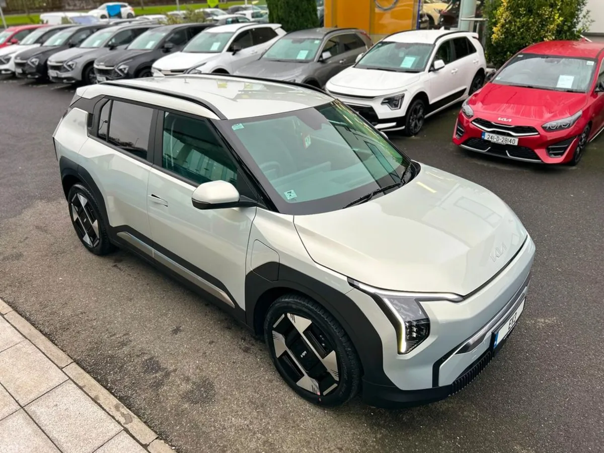 Kia EV3 SUV, Electric, 2027, Silver