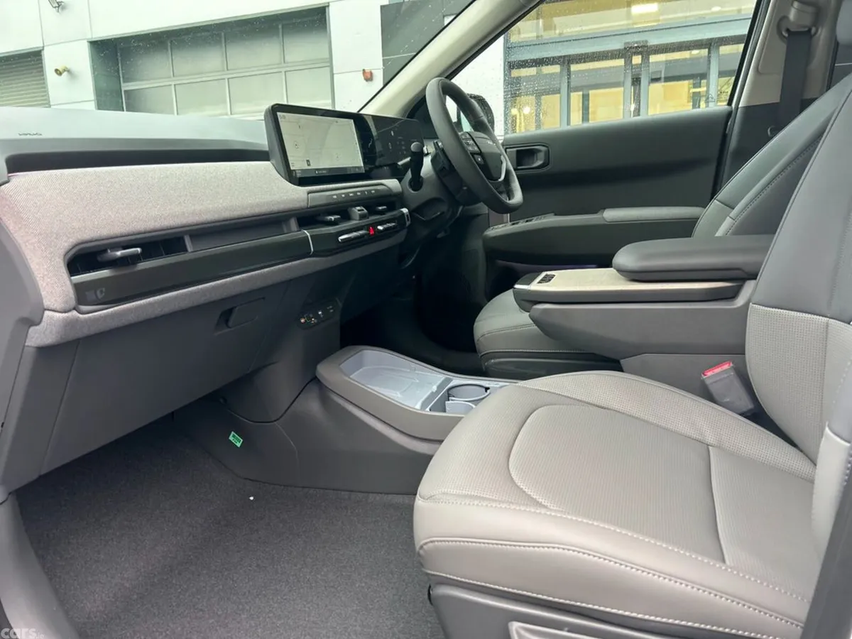 Kia EV3 SUV, Electric, 2027, Silver