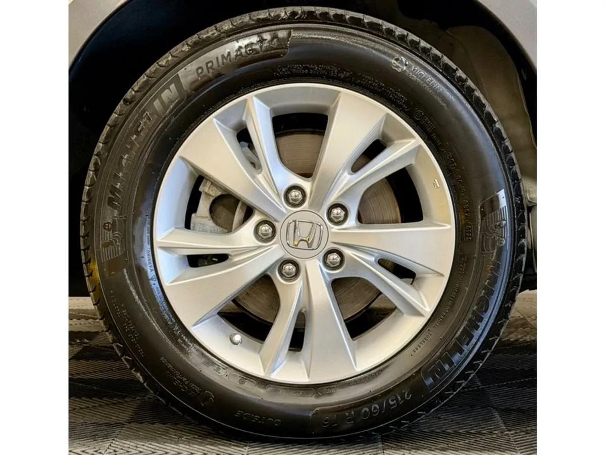 Honda Vezel SUV, Petrol Hybrid, 2014, White