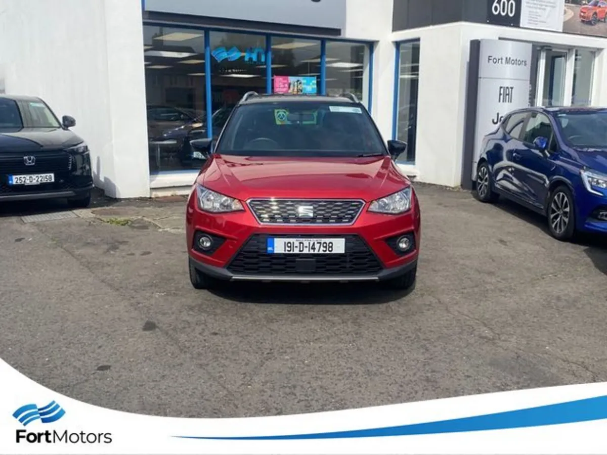 SEAT Arona Hatchback, Petrol, 2019, Red
