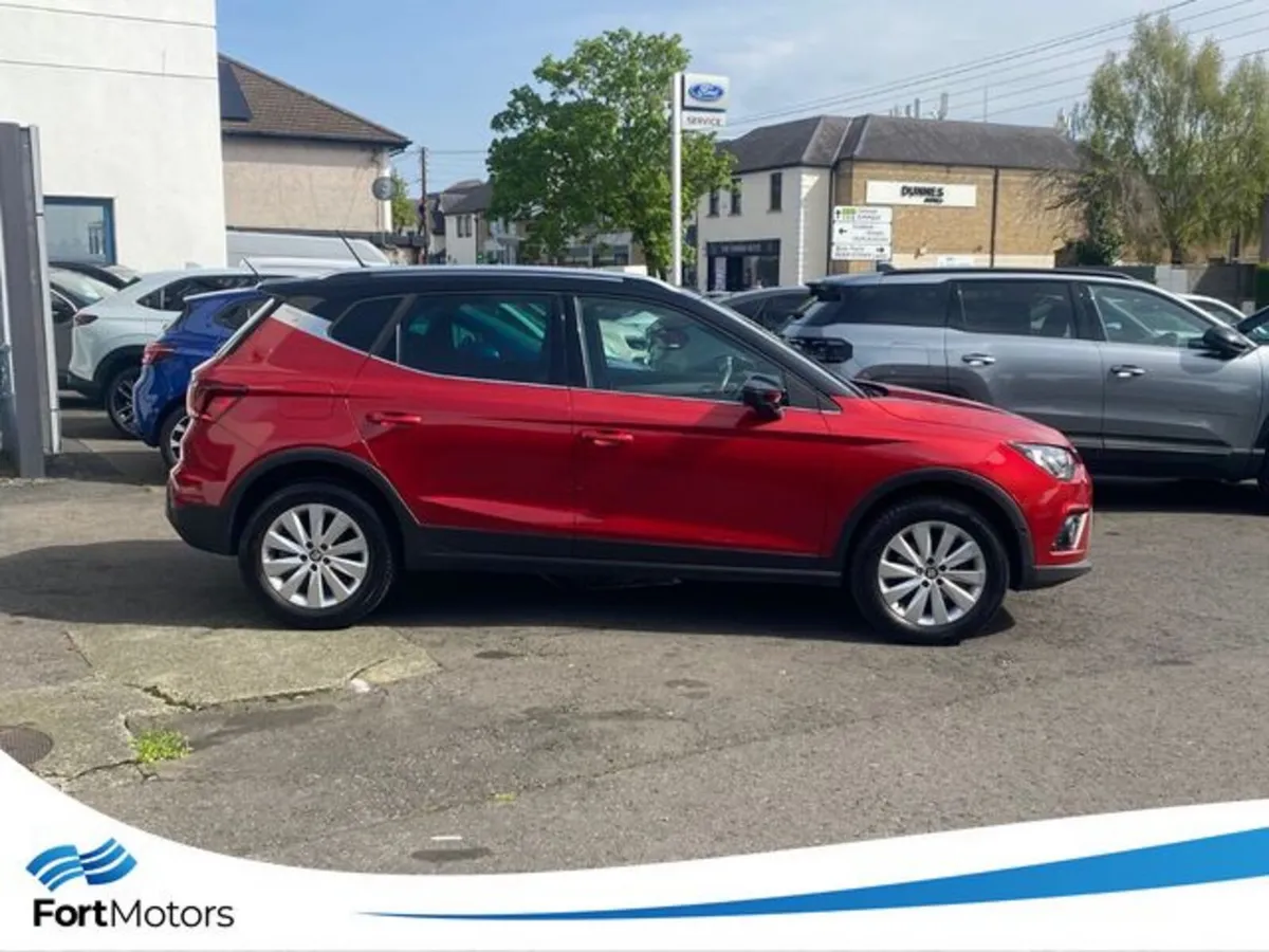 SEAT Arona Hatchback, Petrol, 2019, Red