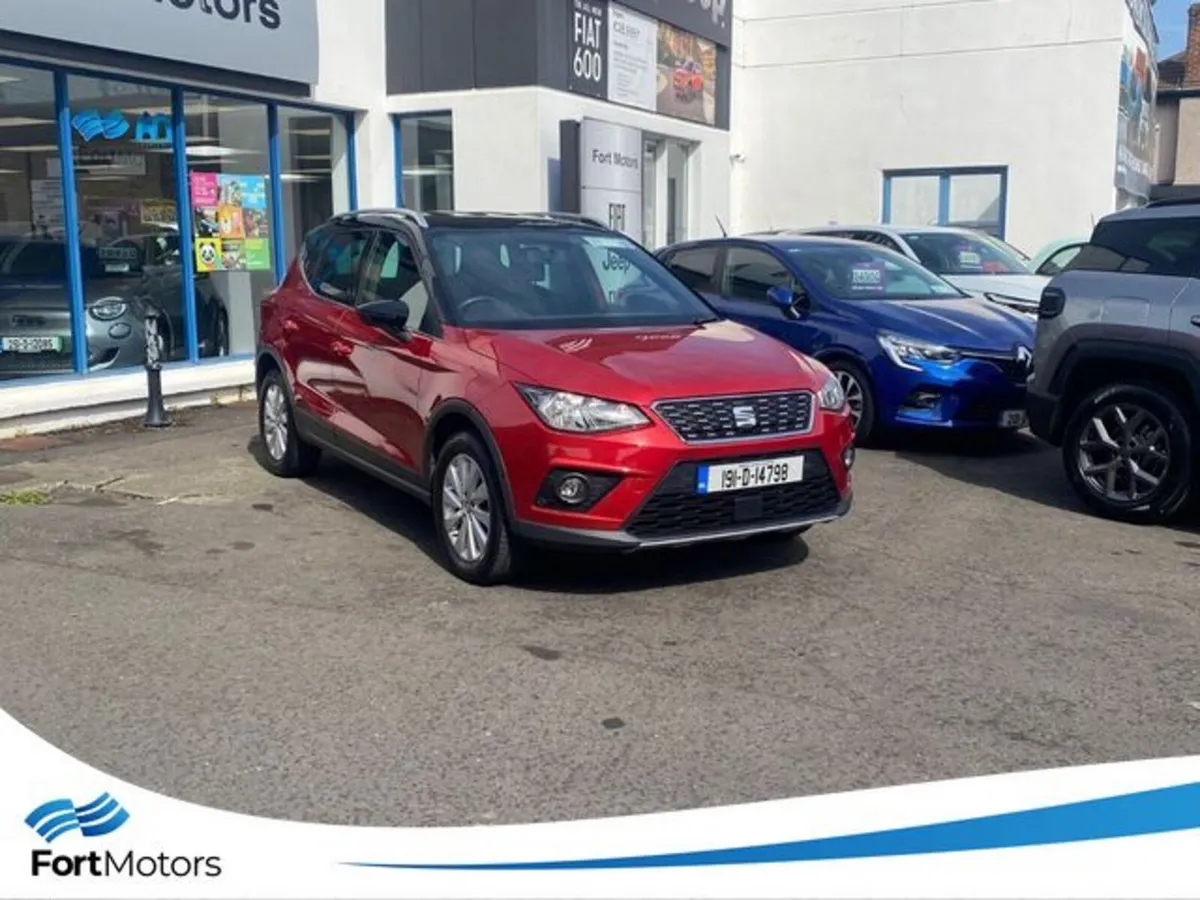 SEAT Arona Hatchback, Petrol, 2019, Red