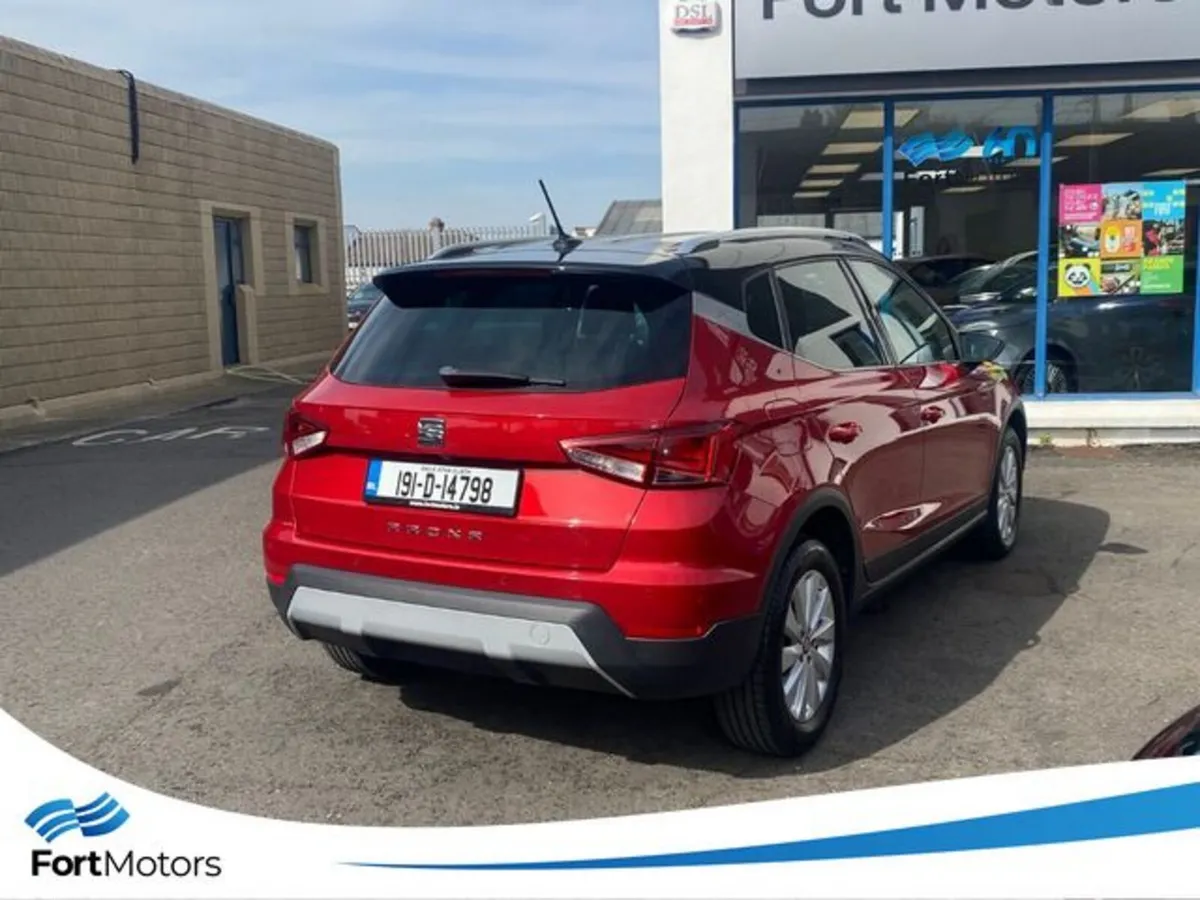 SEAT Arona Hatchback, Petrol, 2019, Red