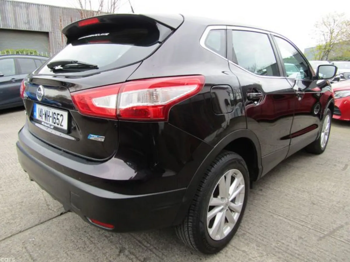 Nissan Qashqai Hatchback, Diesel, 2014, Black