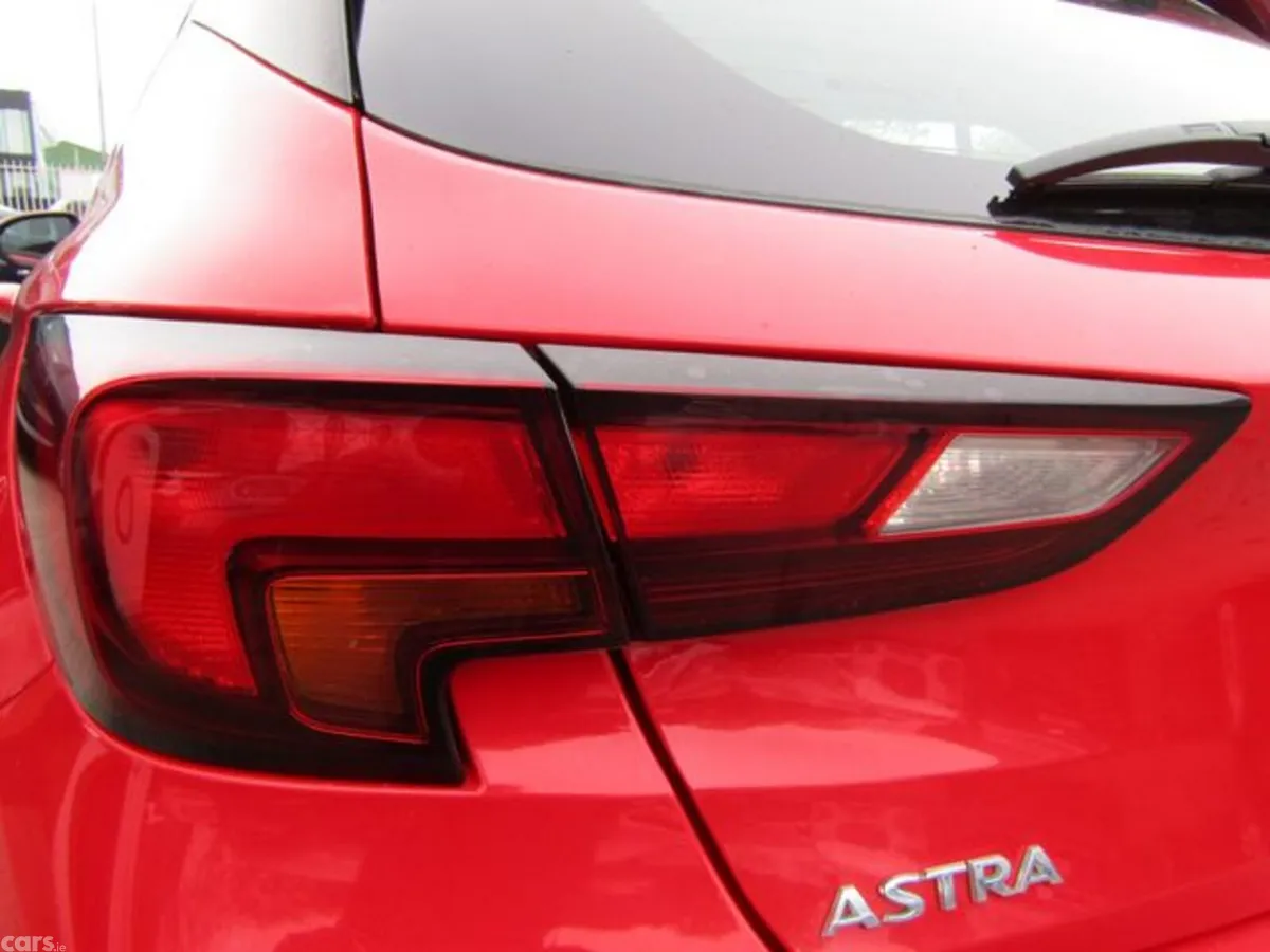 Opel Astra Hatchback, Petrol, 2017, Red