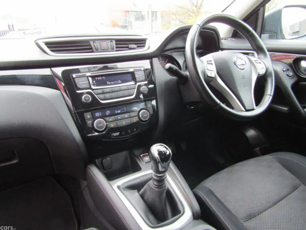 Nissan Qashqai Hatchback, Diesel, 2014, Black