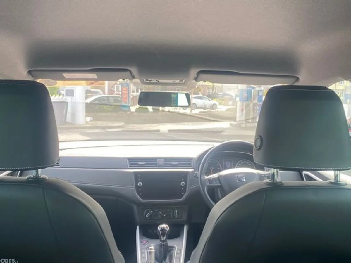 SEAT Arona Hatchback, Petrol, 2019, Red