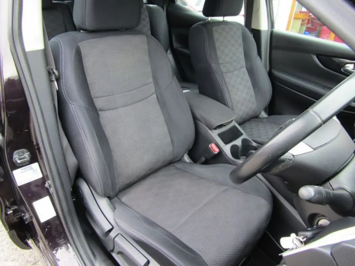 Nissan Qashqai Hatchback, Diesel, 2014, Black