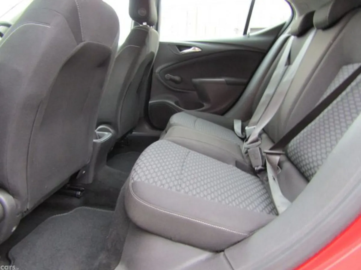 Opel Astra Hatchback, Petrol, 2017, Red