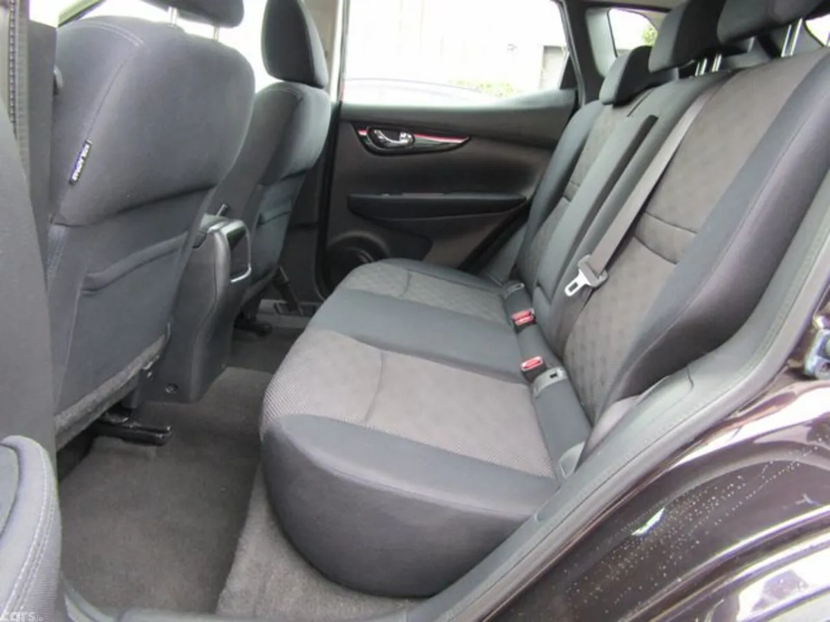 Nissan Qashqai Hatchback, Diesel, 2014, Black