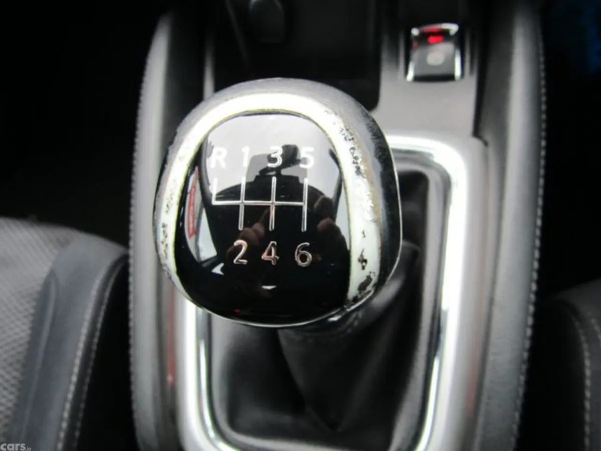 Nissan Qashqai Hatchback, Diesel, 2014, Black
