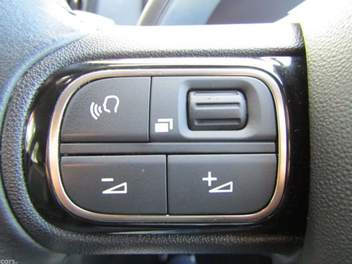 Citroen C5 Aircross Hatchback, Petrol Plug-in Hybrid, 2023, White