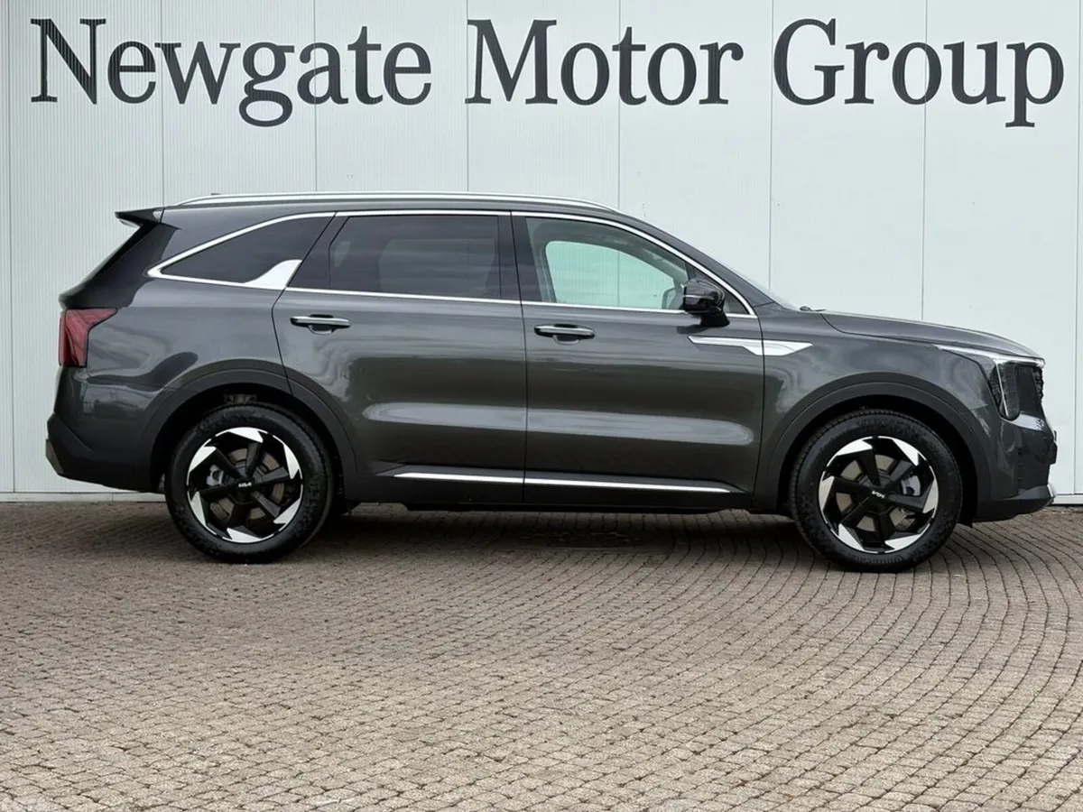 Kia Sorento SUV, Diesel, 2027, Grey